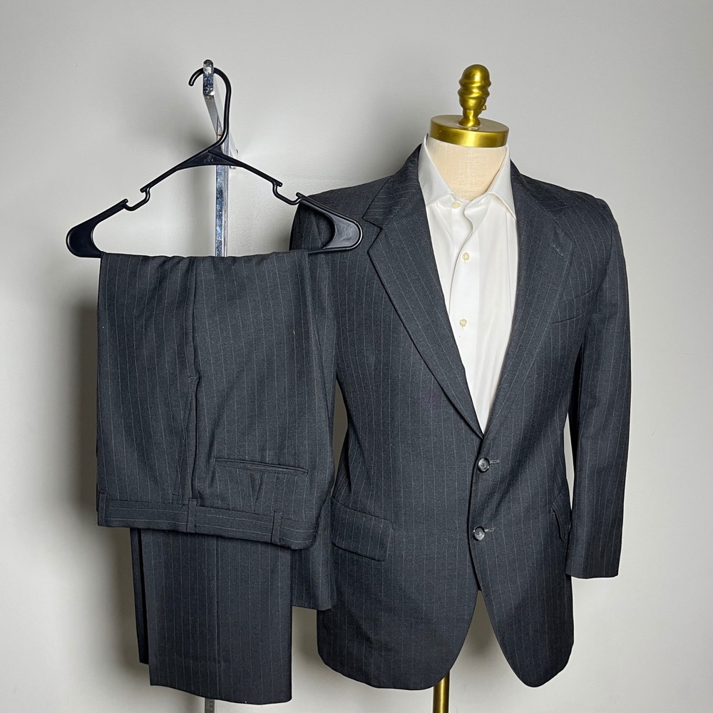 Kuppenheimer Suit Mens 38R 31W Charcoal Gray Pinstripe Vintage 2-Piece Wool